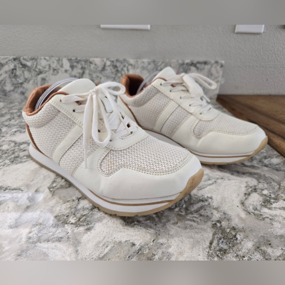 Banana Republic Cream Sneakers